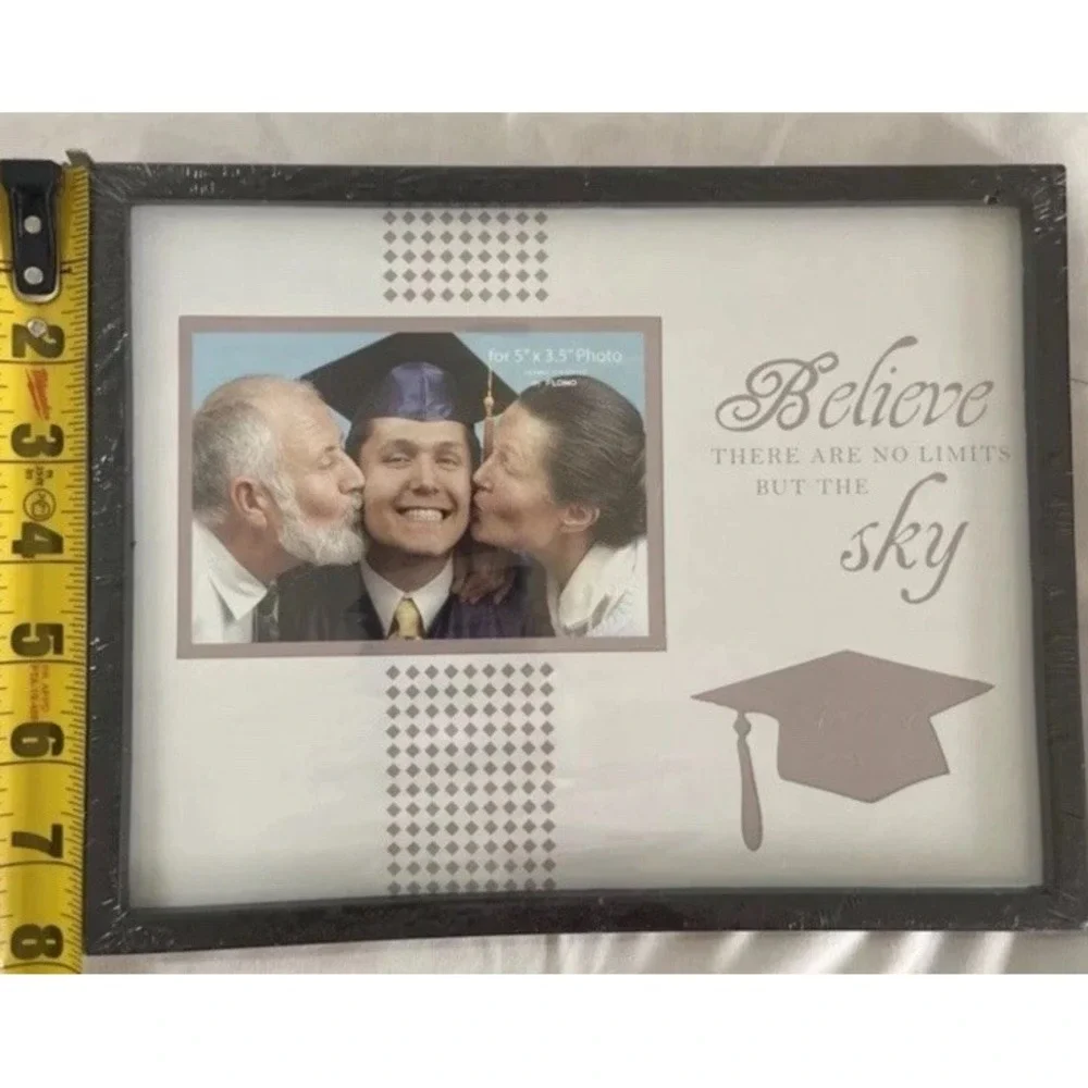 Flomo Graduation Photo Frame Believe Sky‎ Cap 8x10  for 4x6